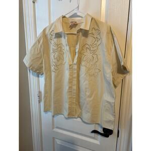 Future Collective XL Short Sleeve Cream Pullover Dress Shirt